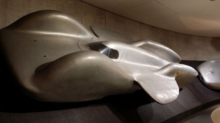 Mercedes-Benz_museum_2.jpg